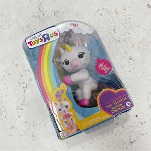 WOW WEE FINGERLINGS TOYS R US EXCLUSIVE BABY UNICORN